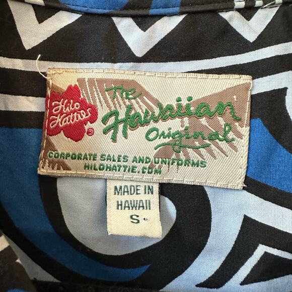 Hilo Hattie Hawaiian Shirt Blue Tribal Native Print SS USA Men’s Size Small - Picture 3 of 6